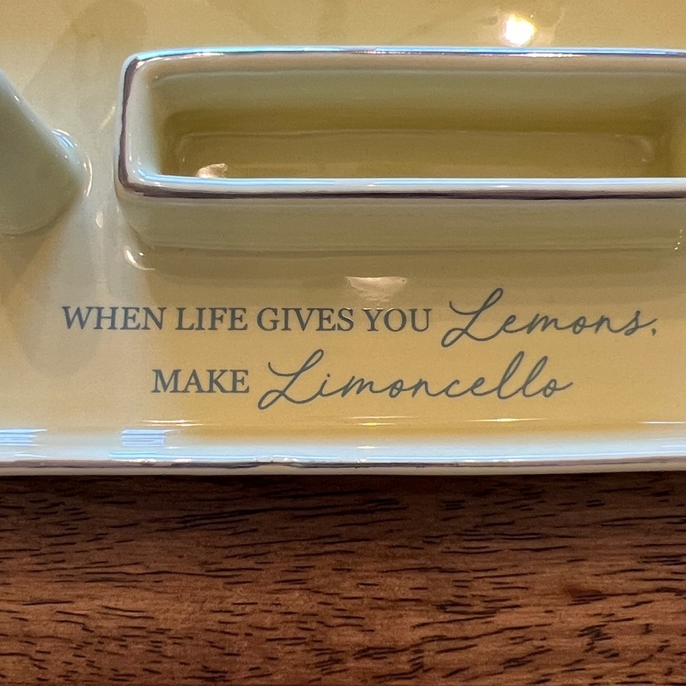 Ceramic Ring Holder & Jewelry Trinket Tray with Limoncello Quote - Picture 4 of 9